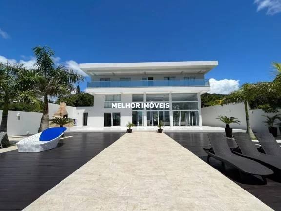 Imagem Casa Alto Padrão Frente Mar Mobiliada, Equipada com 06 Suítes sendo 01 Máster à Venda localizado no Estaleiro de Balneário Camboriú.