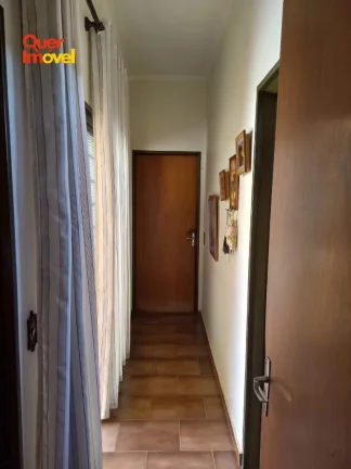 Imagem Imperdível: Casa à venda ou locação em Ribeirão Preto-SP, Parque dos Bandeirantes. 3 quartos, 1 suíte, 2 salas, 2 banheiros, 3 vagas de garagem, 204m².