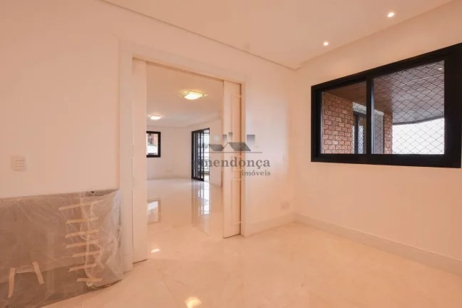 Imagem Apartamento à venda no Alto de Pinheiros com 04 suítes e 05 vagas, 310m²