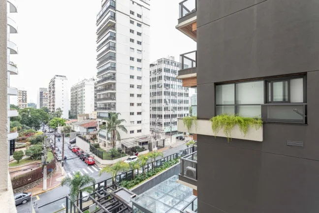 Imagem Apartamento 187M² Reformado, 3Q, 1 Suíte, 2 Banheiros, 2 Vagas, Lavabo, Sol da Manhã, Portaria 24h, Academia, Salão de Festas.