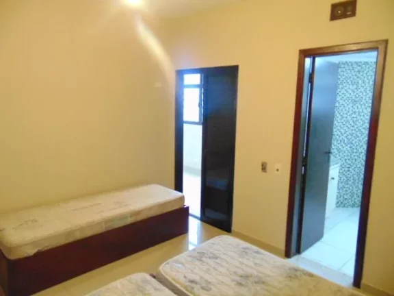 Imagem Praia de Pitangueiras, Próximo a Praia, Local Nobre, para * Venda ou Locação Anual e Temporada*, Lazer no Prédio, 2 Garagens.