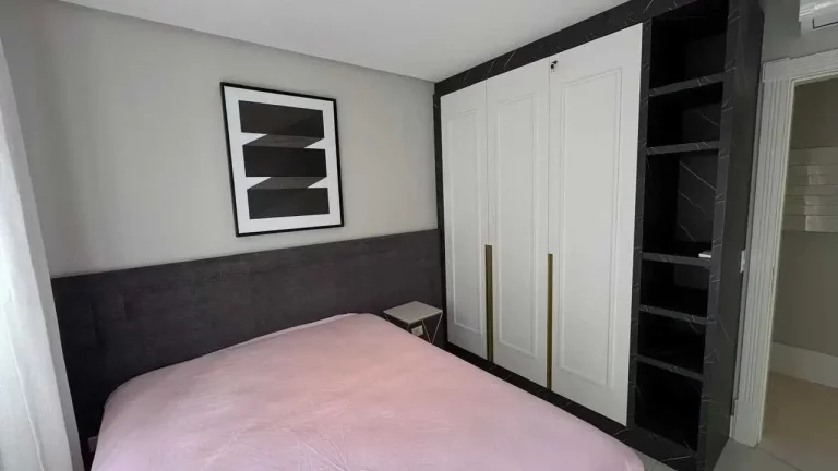 Imagem Apartamento com 4 suítes e 3 vagas de garagem em Meia Praia - Itapema/SC