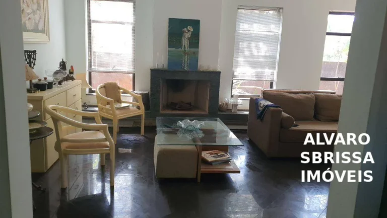 Imagem Casa Assobradada com Charme Arquitetônico em Itu/SP