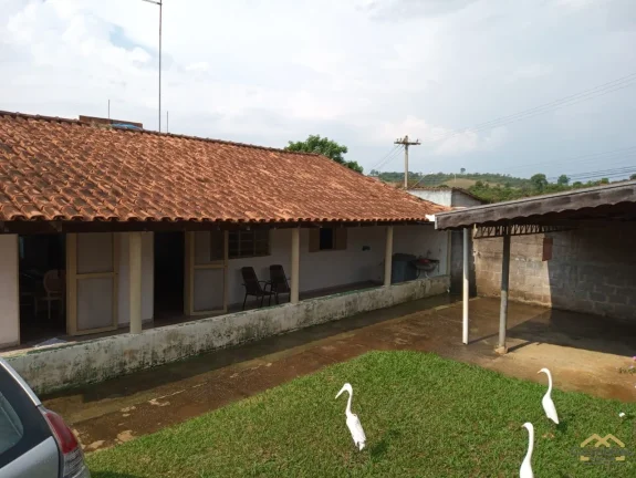 Imagem Chácara à venda com 2 quartos e terreno amplo em Jarinu/SP