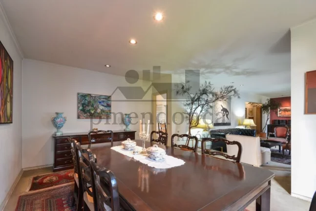 Imagem Apartamento no Jardim Paulista com 239m², 3 quartos (1 suíte) e 1 vaga.