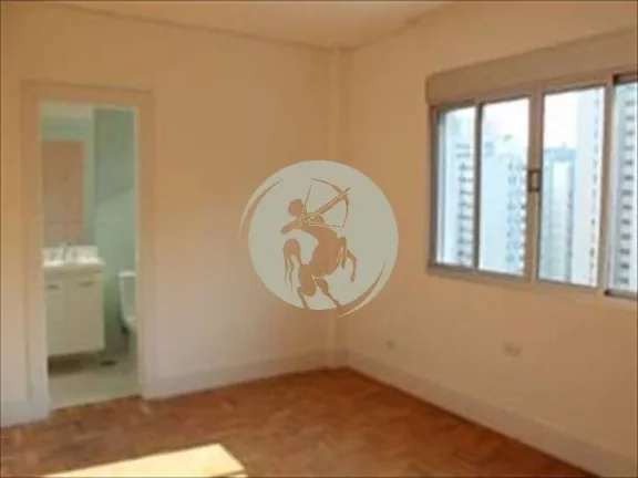Imagem OPORTUNIDADE AMPLO E TOTALMENTE REFORMADO! O APARTAMENTO ACABA DE PASSAR POR UMA REFORMA COMPLETA, Q...