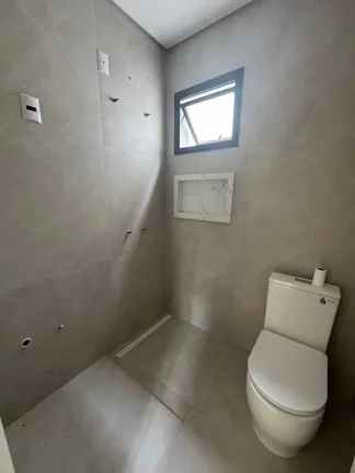 Imagem Casa com 3 dormitórios sendo 3 suítes e 2 vagas de garagem em Joinville/SC