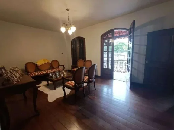 Imagem Casa aconchegante com escritório, três dormitórios, banheira e closet no bairro Boa Vista