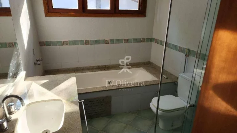 Imagem Casa em condomínioà venda, 322 m² com 3 suítes, 5 banheiros, 3 vagas - Granja Viana II - Cotia/SP