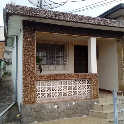 Imagem Casa com 130 M² com 3 dormitórios, cozinha, sala, banheiro, varanda, área de serviços, quintal, ...