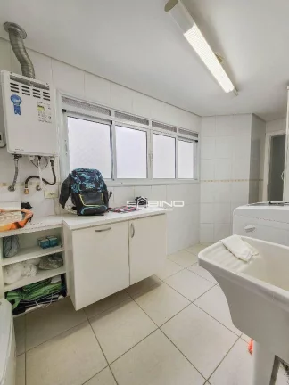 Imagem Apartamento Pé na Areia a venda, com 4 Dormitórios 162 m² em Riviera de São Lourenço - Bertioga S/P Litoral Norte. Localizado no módulo 8.