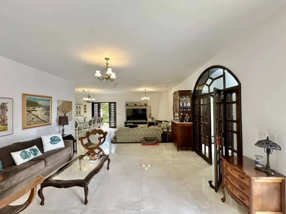 Imagem Cond Pq do Refúgio - 2.900 m² terreno, 5 suítes, piscina, quadra, pomar!