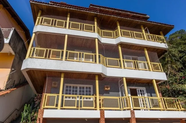 Imagem Incrível casa de alto padrão em um condomínio fechado com localização privilegiada na serra.