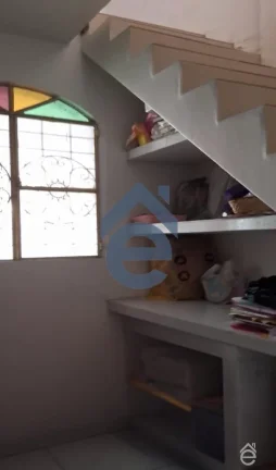 Imagem Casa na Jatiuca, 4/4, 2 salas, 2 vagas, ótimo investimento, prox Maceió Shopping