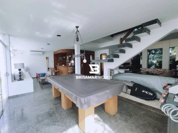 Imagem ENSEADA- NA QUADRA DA PRAIA , MAGNÍFICA CASA IMPECÁVEL , 04 VAGAS DE GARAGEM.