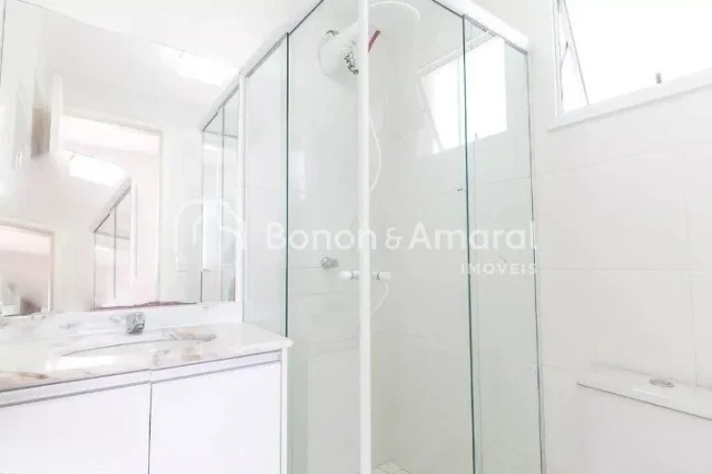 Imagem Apartamento à venda no Condomínio Lumini 1, no bairro Santa Genebra em Campinas. Planta bem distri...