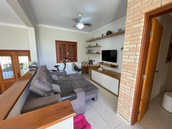 Imagem Encantador sobrado em terreno de 2.000m², ideal para quem busca tranquilidade, espaço e o contato ...