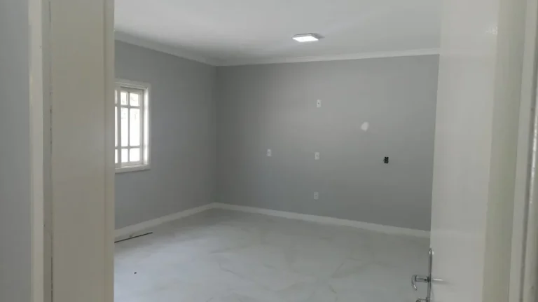 Imagem Casa Padrão para Venda e Aluguel em Centro Tijucas-SC