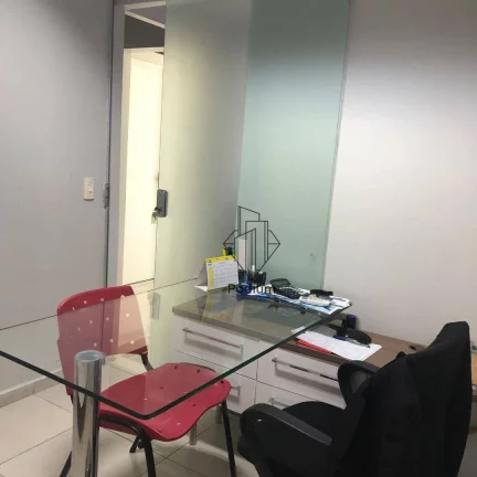Imagem Sala comercial com móveis planejados e excelente localização na Torre - SA0037