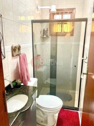 Imagem Casa independente duplex a venda com 3 quartos - Palmeiras - Cabo Frio/RJ