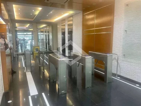 Imagem Andar Corporativo de 581m² para Aluguel Próximo ao Metrô –