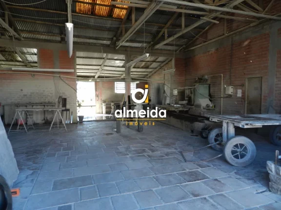 Imagem Empresa a venda com terreno de 30 x 106 de frente para Faixa Velha