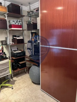 Imagem Espaçoso apartamento de alto padrão com 4 quartos e 3 suítes em Santa Cecília, São Paulo-SP