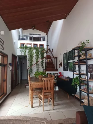 Imagem Vende se Sobrado 3 dormitórios, sendo duas suítes Bairro João Leite