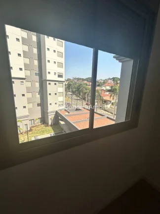 Imagem Espetacular, este apartamento de 96 m² oferece uma sala de estar e jantar integradas, com amplas ja...
