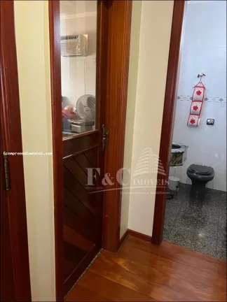 Imagem Casa para Venda em Iracemápolis, Centro, 3 dormitórios, 1 suíte, 2 banheiros, 4 vagas