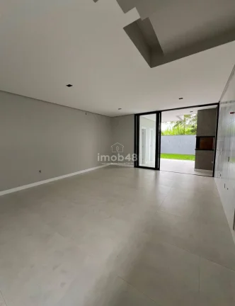 Imagem Sobrado à Venda em Sertão do Maruim - 3 Dormitórios, R$620k