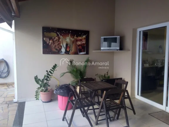 Imagem Aconchegante, moderna e muito bem localizada, esta residência oferece conforto e privacidade, com 4...