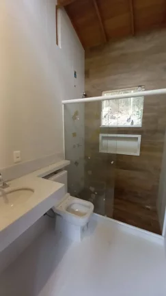 Imagem Vendo esta maravilhosa casa em Condomínio fechado. Nova Friburgo.