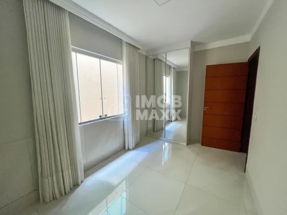 Imagem Espetacular Casa em Condominio Fechado por R$ 990.000