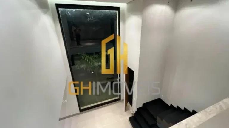 Imagem O sobrado Possui 

- 5 quartos / 4 suítes
-3 pavimentos
-Área gourmet totalmente integrada com a r...