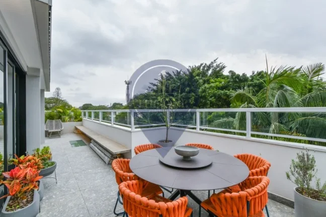 Imagem Cobertura de luxo à venda em São Paulo-SP, Alto de Pinheiros: 3 quartos, 1 suíte, 2 salas, 4 banheiros, 2 vagas, 260 m². Venha conferir!