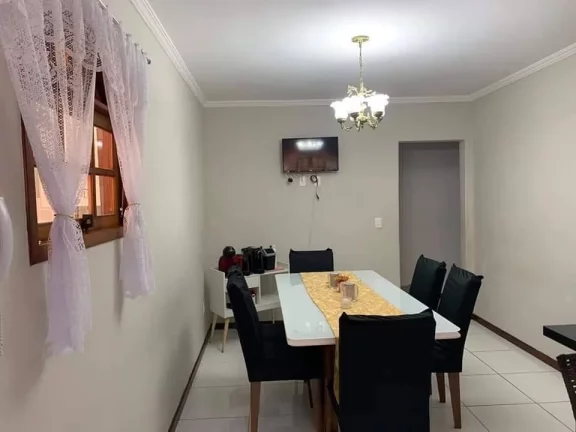 Imagem VENDO CASA DE 3 QUARTOS, LINEAR COM 1.382,00M2 DE TERRENO.