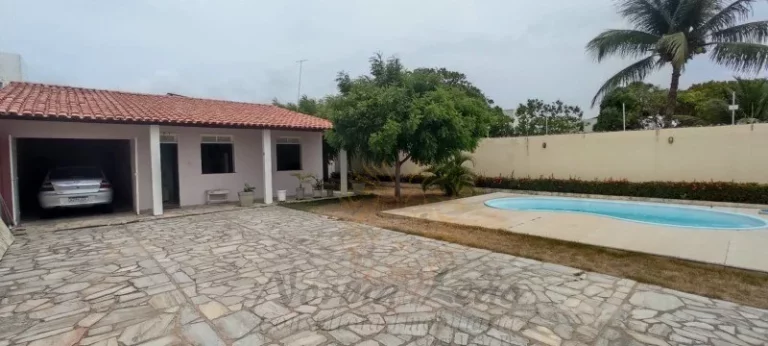 Imagem Casa TÉRREA com Piscina em via Pública à venda na Aruana, Aracaju/SE.