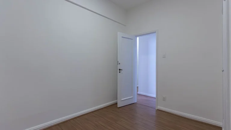 Imagem Apartamento 126M², 3Q, 1 Banheiro, 1 Vaga, Armários.