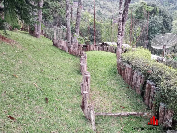 Imagem Casa a venda Com 06 Dormitórios na Região da Minalba em Campos do Jordão.