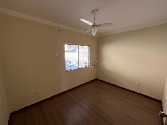 Imagem Casa à venda em Macaé-RJ, bairro Cancela Preta! 3 quartos, 1 suíte, 4 banheiros, 3 vagas, 233m². Venha conferir!