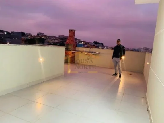 Imagem Casa em condomínio com 2 dormitórios, sendo 1 com closet, sala integrada à cozinha americana, esc...