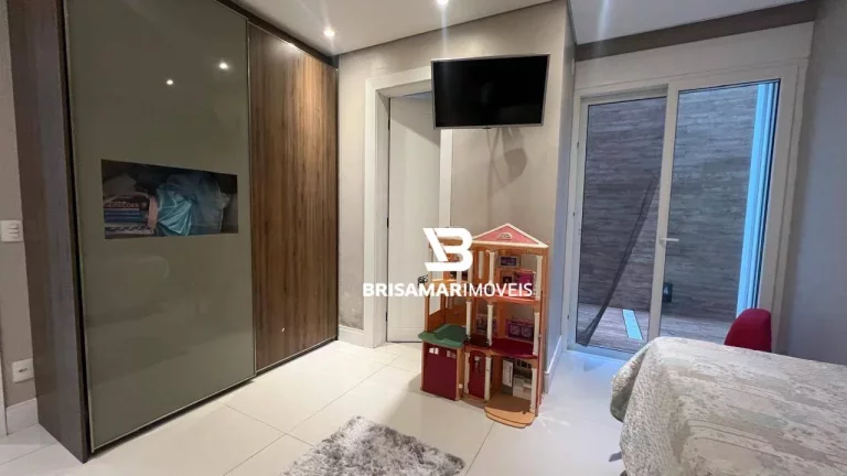 Imagem PRAIA DO GUAIÚBA - CASA CINEMATOGRÁFICA , 04 SUÍTES E 04 VAGAS DE GARAGEM.