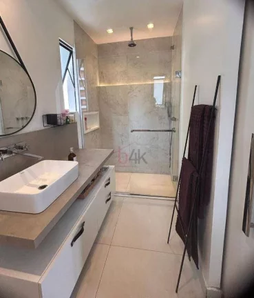 Imagem Elegante apartamento de 220m² com quatro dormitórios a venda no Campo Belo.