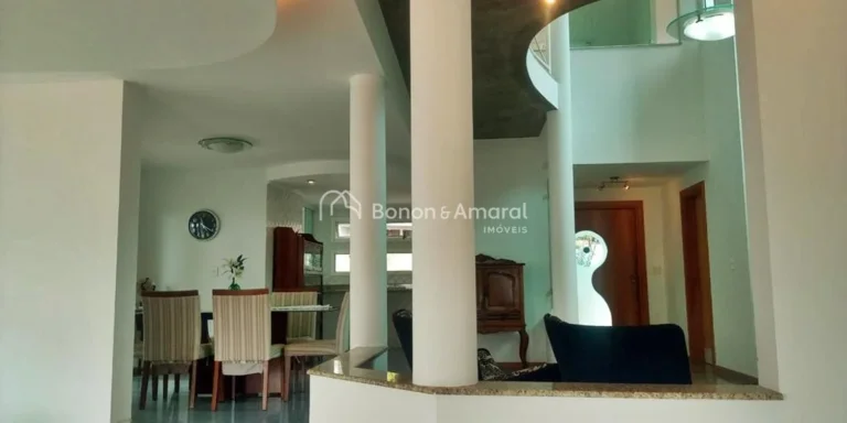 Imagem Casa à venda, 4 quartos, em condomínio, Sousas, Campinas.
Sobrado, três pisos, 4 quartos, 3 suít...