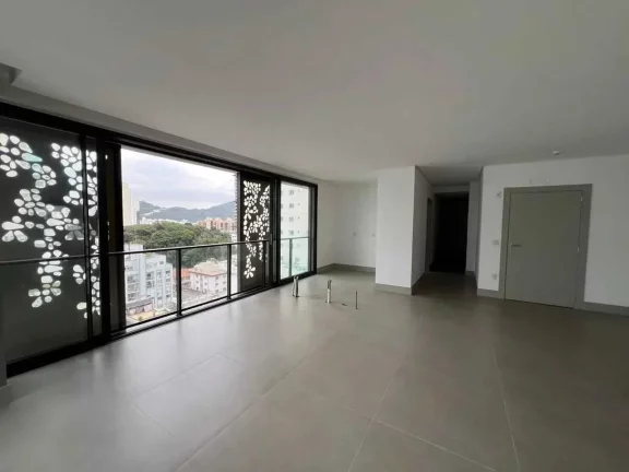 Imagem Apartamento com 4 suítes, closet e 3 vagas de garagem em Balneário Camboriú