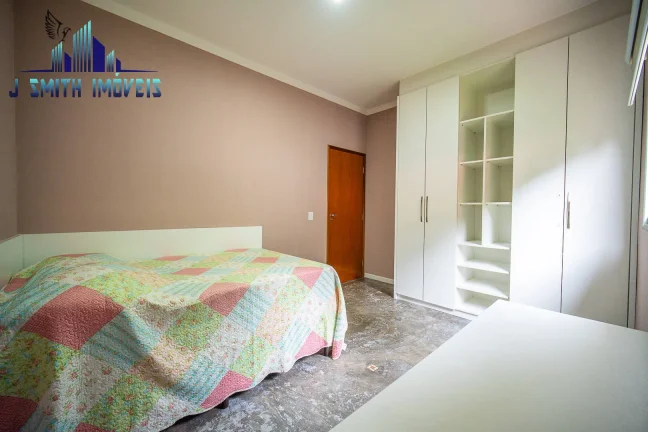 Imagem Casa com 3 dormitórios, sendo 1 suíte para venda - Impecável