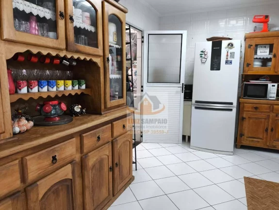 Imagem Casa Térrea, 3 Dormitórios + Edícula, Piscina Infantil, 300 metros Baln. Gaiovota