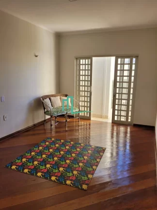 Imagem EXCELENTE CASA DISPONIVEL A VENDA NO CENTRO DE FRANCA-SP