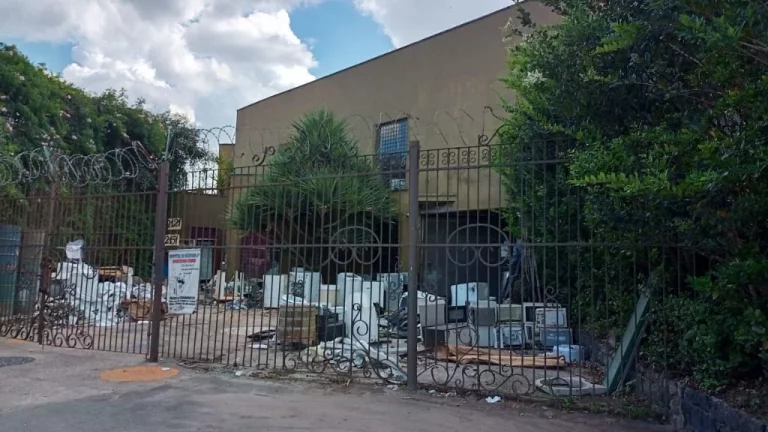 Imagem Galpão, 394 m² - venda por R$ 8.500.000,00 ou aluguel por R$ 19.141,44/mês - Vila Maria de Maggi - Suzano/SP